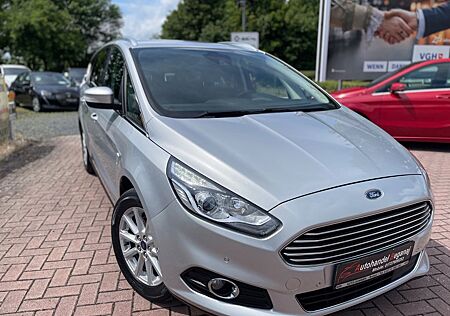 Ford S-Max Titanium 1HAND/7Sitzer/NAVI/PDC/SHZ