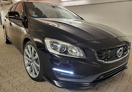 Volvo V60 3.0 T6 AWD R-DESIGN/ HEICO / POLESTAR 330 PS