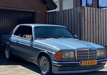 Mercedes-Benz 280 CE