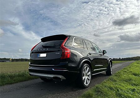 Volvo XC 90 XC90 D5 AWD Geartronic Inscription B&W