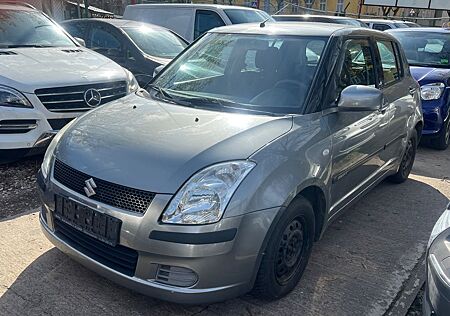Suzuki Swift 1,3 Club 5-Türer *KLIMA+ALUFELGEN+1.HAND*