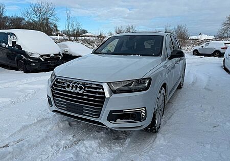 Audi Q7 3.0 TDI e-tron quattro S Line VOLL!!