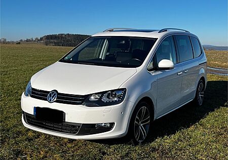 VW Sharan Volkswagen 2.0 TDI 177PS AHK 18 zo Pano Familienvan