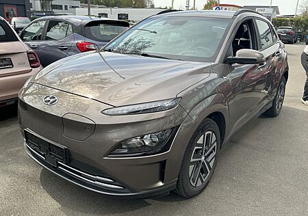 Hyundai Kona Select R.Cam dig.Cockpit SHZ LED ACC DAB