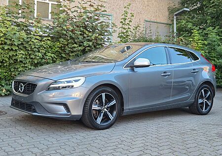 Volvo V40 R-Design D3,Pano,Cam,Led,Standheizung,CitySa