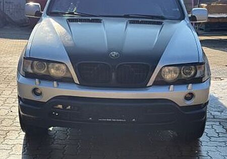 BMW X5 4.4i -