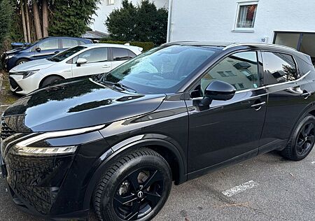 Nissan Qashqai 1.3 DIG-T MHEV Xtronic Premiere Edit...