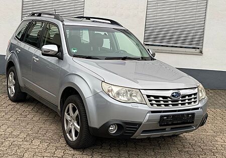 Subaru Forester 2.0X Exclusive Navigation Automatik