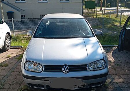 VW Golf Volkswagen 1.9 SDI Basis