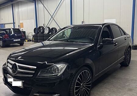 Mercedes-Benz C 220 CDI Avantgarde Autom. -scheckheftgepflegt