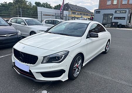 Mercedes-Benz CLA 250 CLA 250AMG- Line/ Navi/Klimmaautomatik/Bi- Xenon