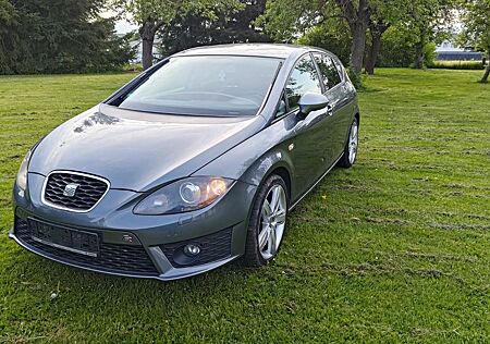 Seat Leon 1.8T 160PS FR Sport CHECKHEFT XENON USB ALU