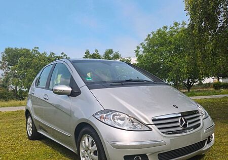 Mercedes-Benz A 180 CDI Automatik Service und TÜV Neu