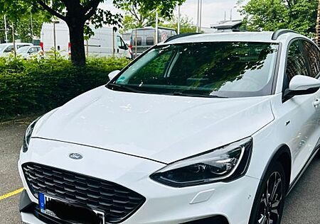 Ford Focus 1.0 EcoBoost 92 kW Active X | Auto