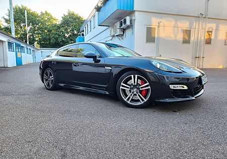 Porsche Panamera GTS 4.8 V8 Alcantara Unfallfrei