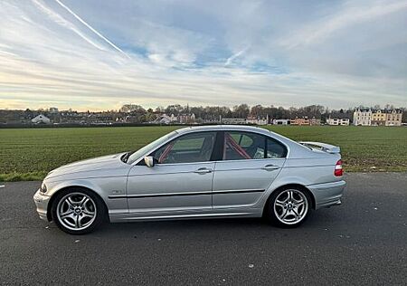 BMW 328i -