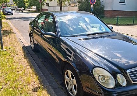 Mercedes-Benz E 200 KOMPRESSOR CLASSIC Classic