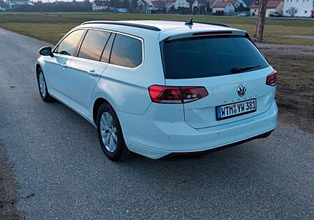 VW Passat Variant Volkswagen 2.0 TDI SCR DSG Business AHK