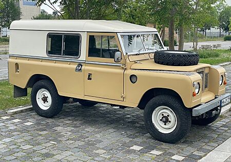 Land Rover Serie III Serie IIa, LR 109