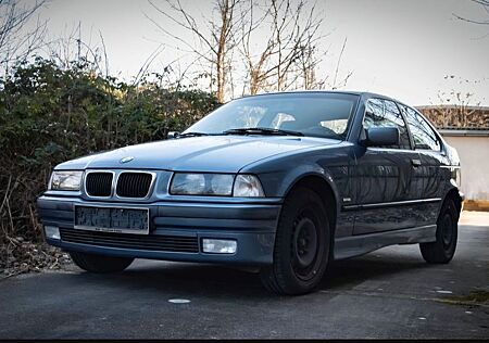 BMW 316i Compact -