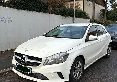 Mercedes-Benz A 200 d -