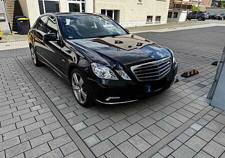 Mercedes-Benz E 250 CGI BlueEFFICIENCY AVANTGARDE AVANTGARDE