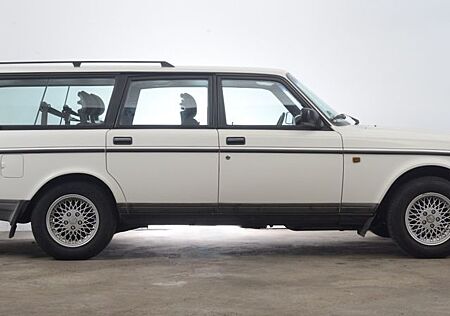 Volvo 240 Polar