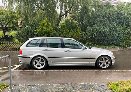 BMW 320i touring -