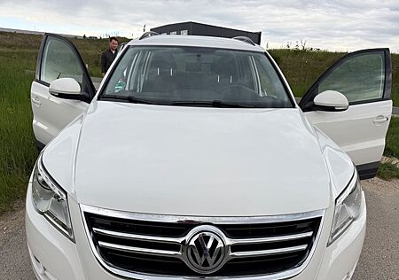 VW Tiguan Volkswagen 1.4 TSI 90kW BlueM. Tech Sport & Styl...