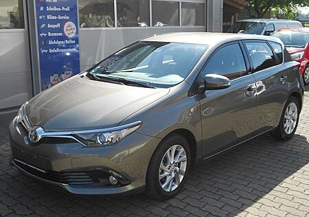 Toyota Auris Edition-S nur 19800 km