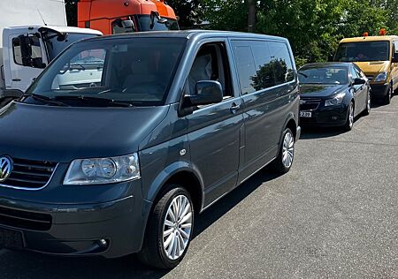 VW T5 Transporter Volkswagen Bus Multivan
