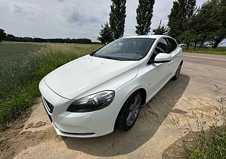 Volvo V40 D2 -