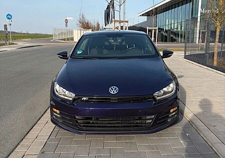 VW Scirocco Volkswagen 2.0 TSI BlueMotion Technology R-Line