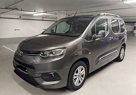 Toyota Pro Ace PROACE CITY 1,2-l-Turbo L1 Team D Multivan