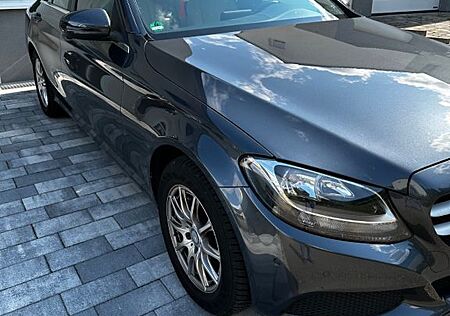Mercedes-Benz C 180 -