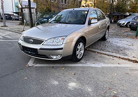 Ford Mondeo 1.8 92 kW Ghia, Guter Zustand, TÜV NEU