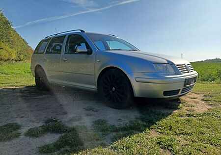 VW Bora Volkswagen 1.9TDI 85kW Highline Variant Highline