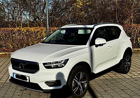 Volvo XC 40 XC40 T3 MOMENTUM PRO 8-Geartronic 1. Hand