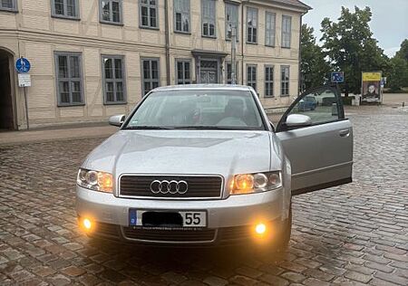 Audi A4 2.4 multitronic V6