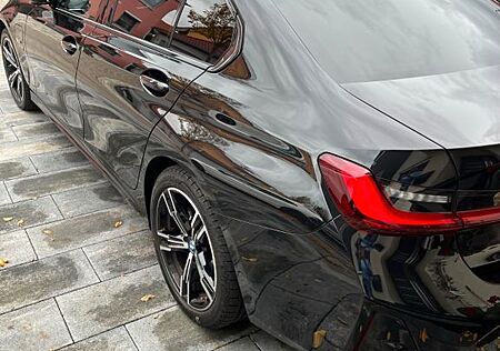 BMW 320e M Sport Automatik mit Garantie bis 12/2027