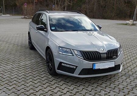 Skoda Octavia 2.0 TSI DSG Combi RS *AHK*SHZ*8 Fach * Navi