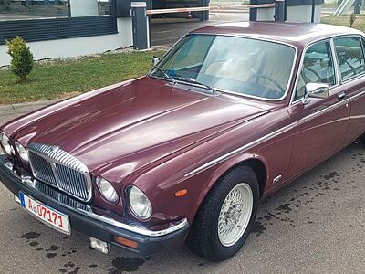Jaguar XJ12