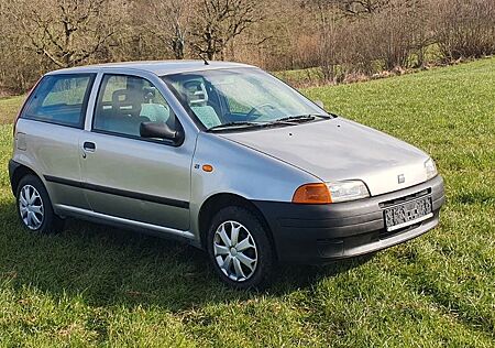 Fiat Punto UNGLAUBLICHER ZUSTAND TÜV INSP NEU!!!!!