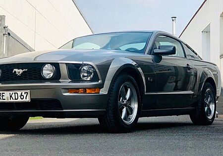 Ford Mustang 05/2005 190.000 km