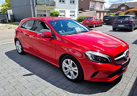 Mercedes-Benz A 180 A180 Urban / NEU: HU (04/2027) / Bremsen vorne