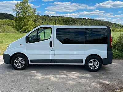 Opel Vivaro Minibus, 9 Sitze, TÜV NEU, Bj. 2012