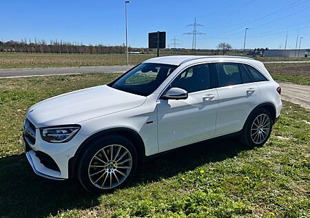Mercedes-Benz GLC 300 e 4MATIC AMG Paket Luftfahrwerk Memory