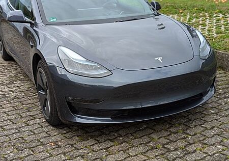 Tesla Model 3 Allradantrieb mit Dualmotor Long Ran...