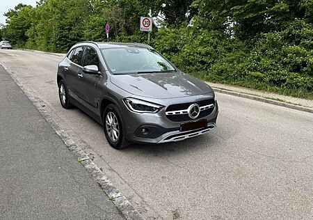 Mercedes-Benz GLA 200 GLA -Klasse d 4Matic