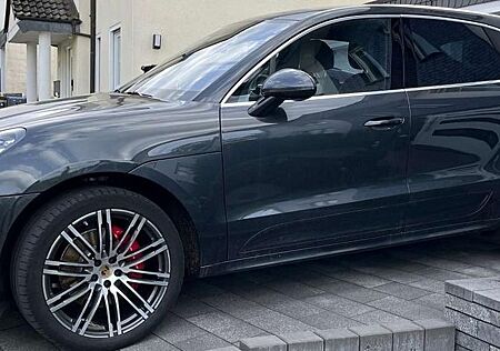 Porsche Macan GTS Approved 10/26 Sport Chrono